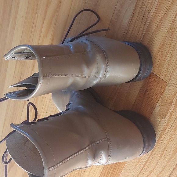 Justin Boots Tan Lace-Up Footwear - Picture 6 of 8